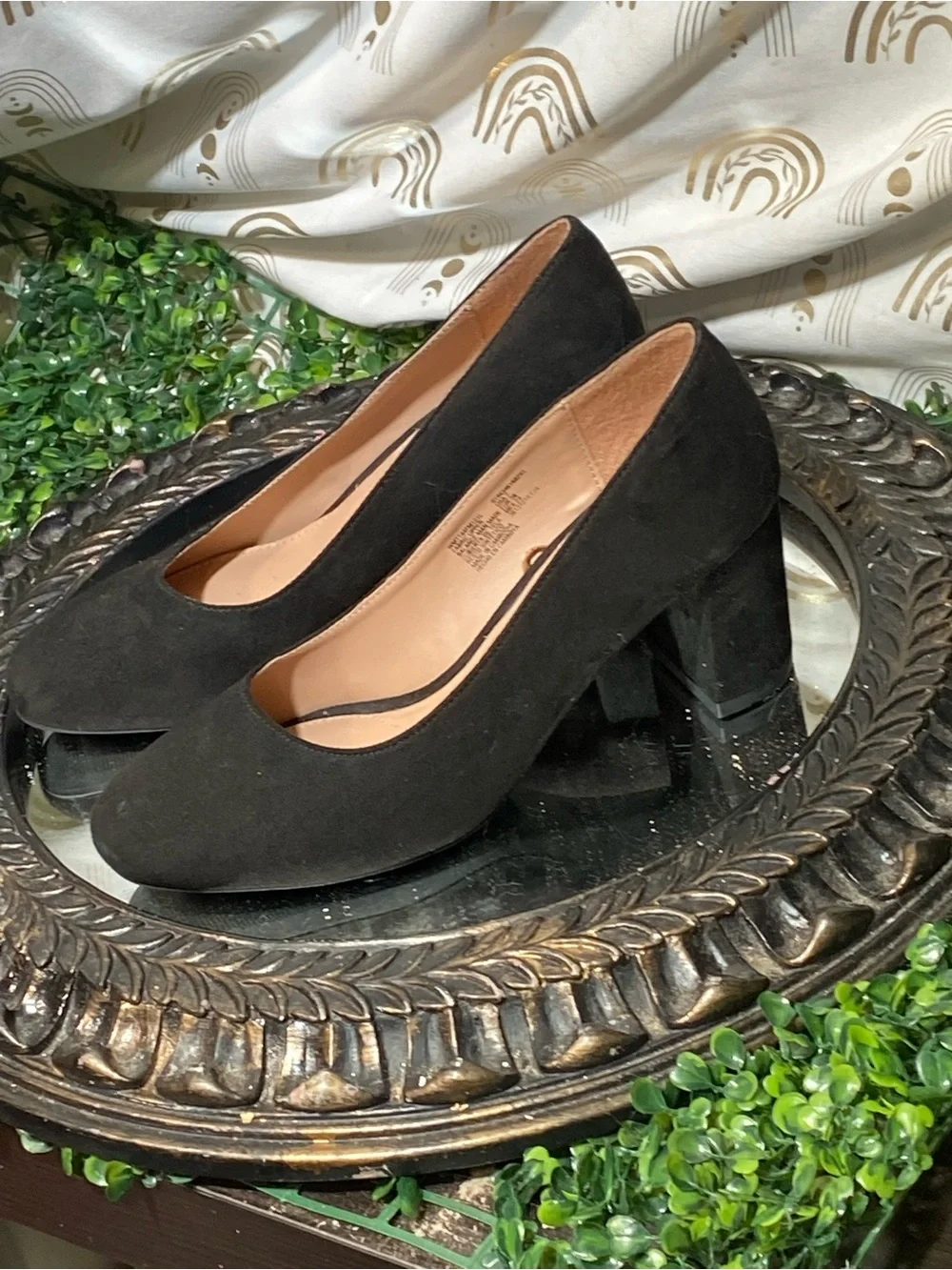 Time and Tru Black Suede Round-Toe Heels
